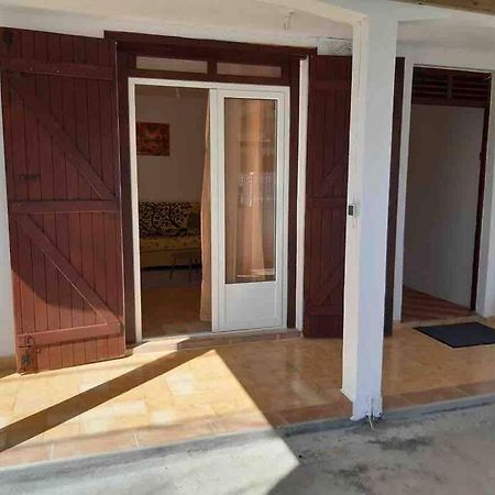 Appartement A Proximite De La Plage Du Bourg ! Sainte-Anne  Exterior photo