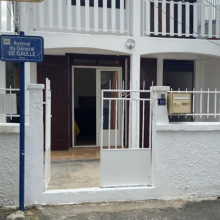 Appartement A Proximite De La Plage Du Bourg ! Sainte-Anne  Exterior photo